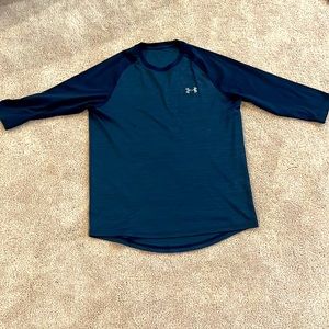 Men’s navy blue under armor 3/4 t-shirt